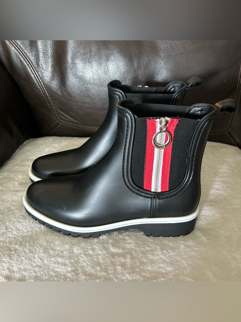 Bernardo Zip Up Rain Boots Rubber Black Red Women’s Size 9